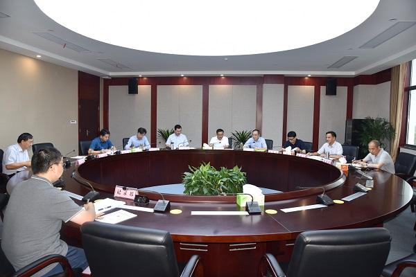 市市场监管局召开6月份党委理论中心组学习会